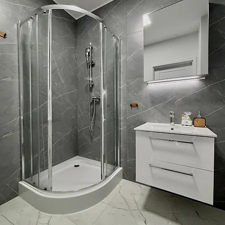 Pod Brzozami Sloneczny شقة أوسترونيه مورسكية